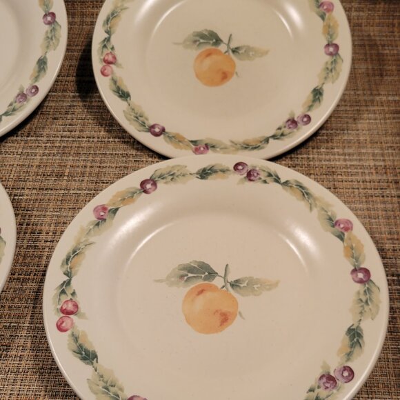Pfaltzgraff JAMBERRY USA 8" Salad Plates With Peach Design Set of 4 - Picture 3 of 11